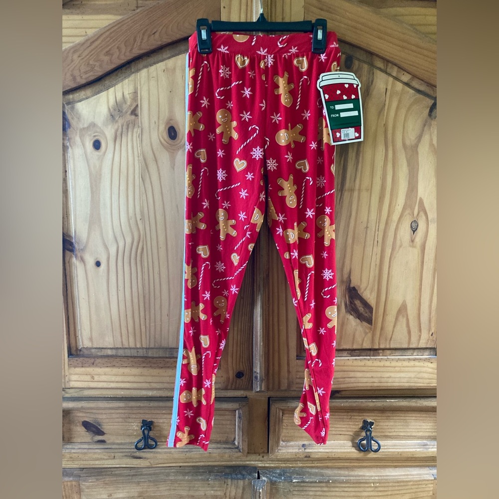Em & Alfie red gingerbread man candy cane lounge jogger pants size M - NWT